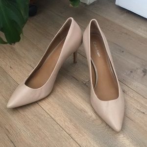 Blush Calvin Klein pumps
